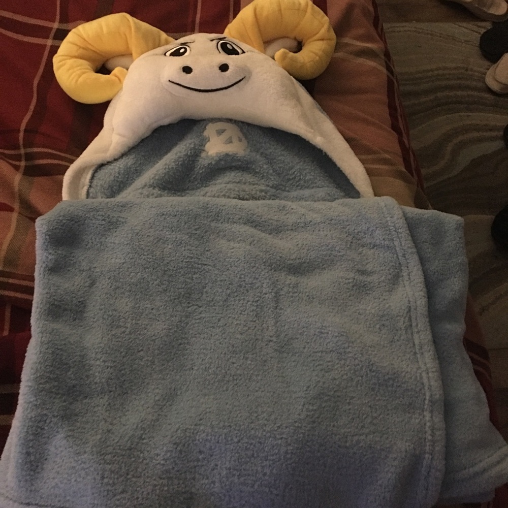 Unc towel with ram on head
